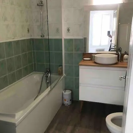 Superbe T2 De Caractere Au Centre Classe 3 Etoiles *