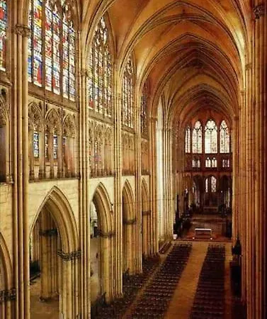 Superbe T2 De Caractère Au Centre Classé 3 étoiles * Troyes