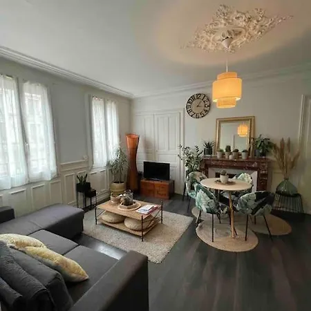 Superbe T2 De Caractere Au Centre Classe 3 Etoiles Troyes